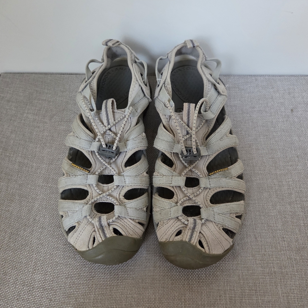 Keen Newport H2 Hybrid Waterproof Gray Silver Hiking Sandals size 7.5 Womens